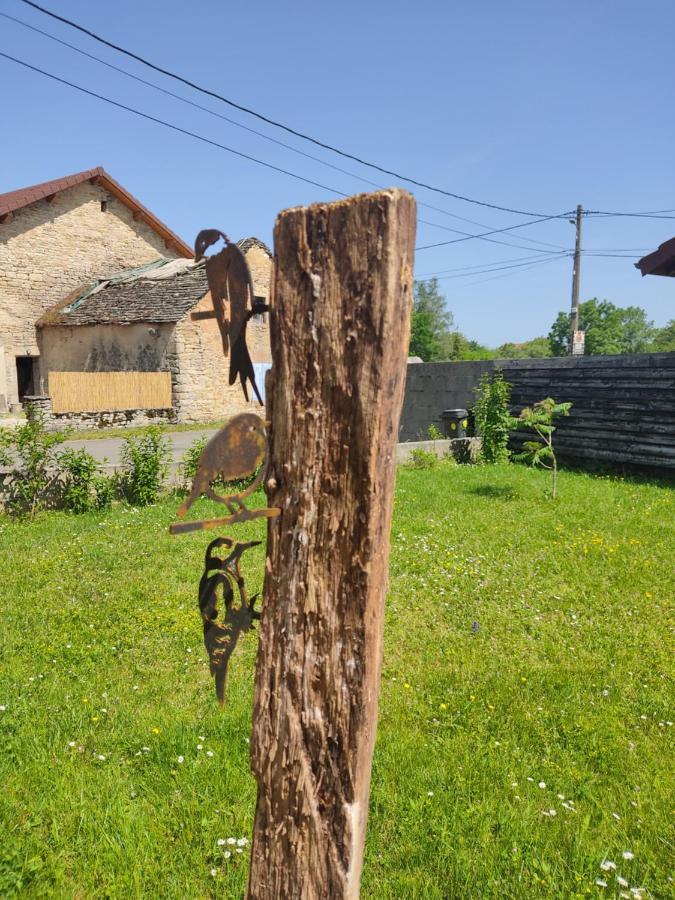 Gite Des Trois Petits Oiseaux Picarreau Exterior photo